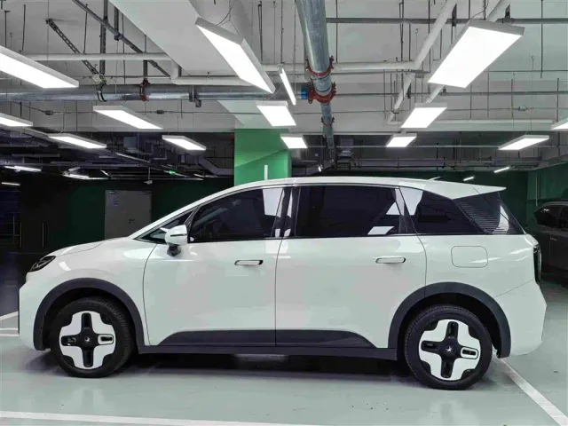 Arcfox Kaola S — Фото автомобиля 3