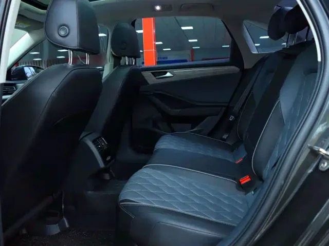 Volkswagen Sagitar — Фото автомобиля 12