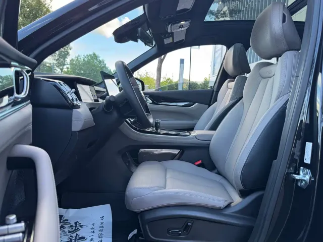 Geely Boyue L — Фото автомобиля 11