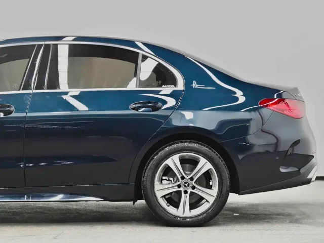 Mercedes-Benz C-Class — Фото автомобиля 12