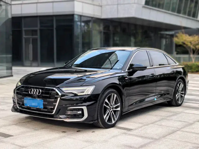 Фотография автомобиля — Audi A6L