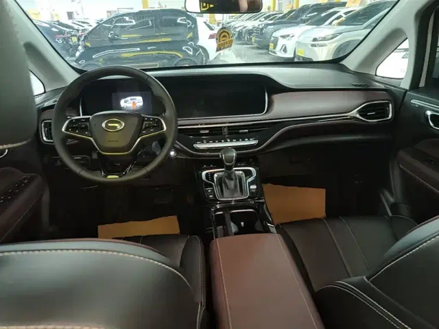 GAC Trumpchi M6 — Фото автомобиля 9