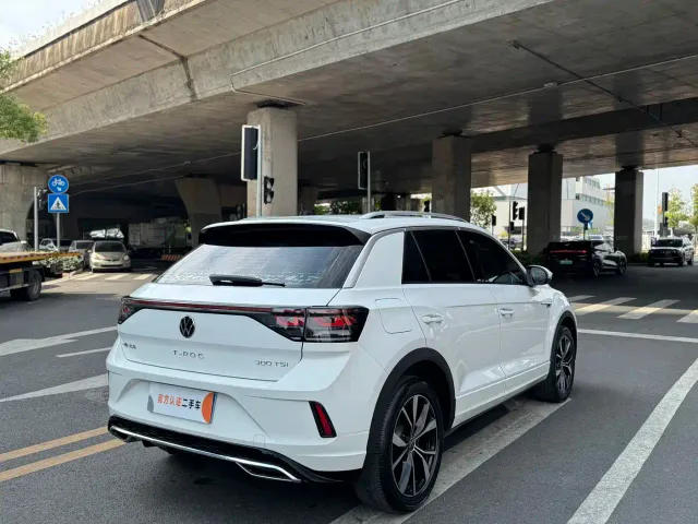 Volkswagen T-Roc — Фото автомобиля 4