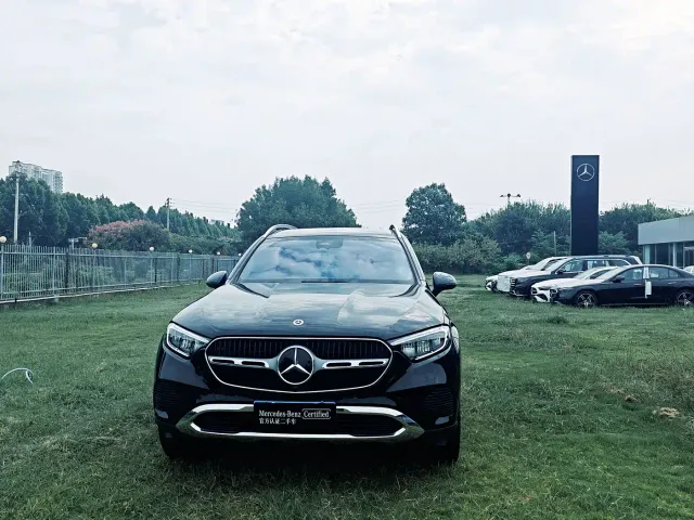 Фотография автомобиля — Mercedes-Benz GLC-Class