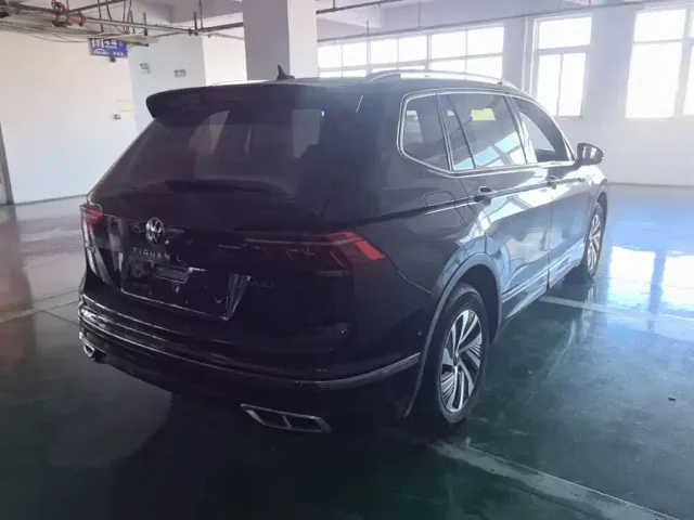 Volkswagen Tiguan L PHEV — Фото автомобиля 6