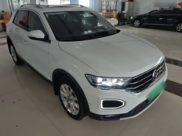 Volkswagen T-Roc — Фото автомобиля 3