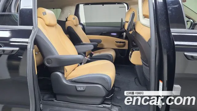Kia Carnival Generation 4 — Фото автомобиля 12