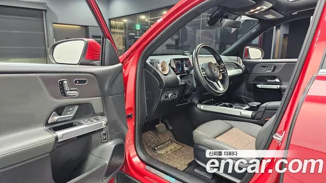 Mercedes-Benz EQB — Фото автомобиля 10