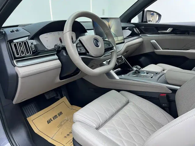 BYD Tang — Фото автомобиля 13