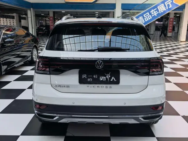 Volkswagen T-Cross — Фото автомобиля 12