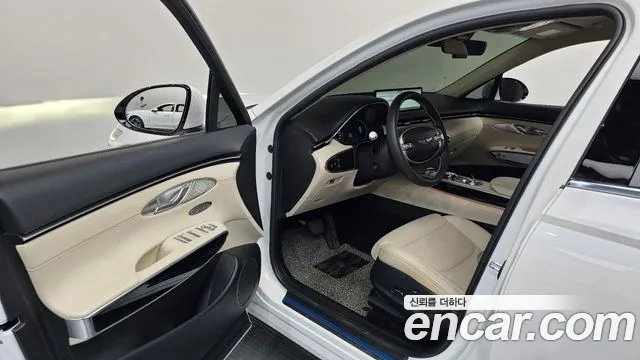 Genesis GV70 2.5T Бензин AWD — Фото автомобиля 10