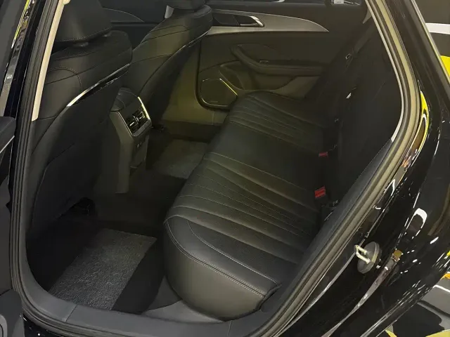 Hongqi H5 — Фото автомобиля 7