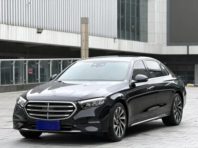 Фотография автомобиля — Mercedes-Benz E-Class