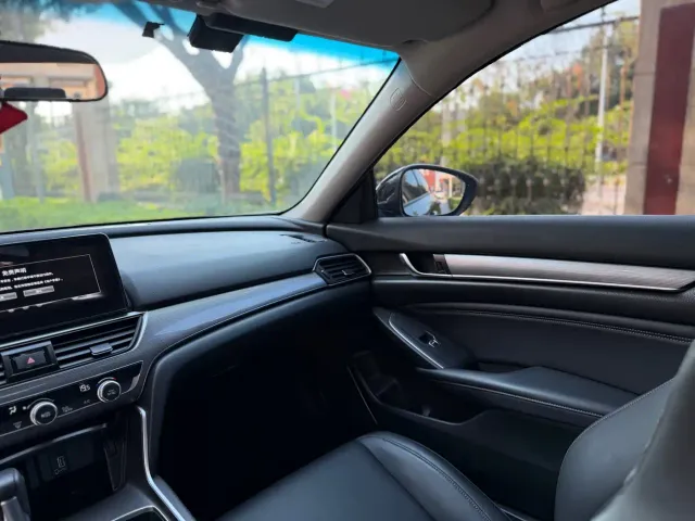 Honda Accord — Фото автомобиля 8