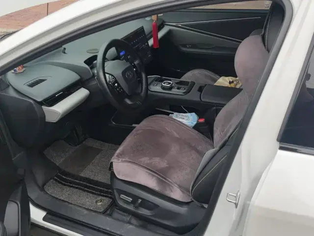 Toyota bZ5 — Фото автомобиля 9