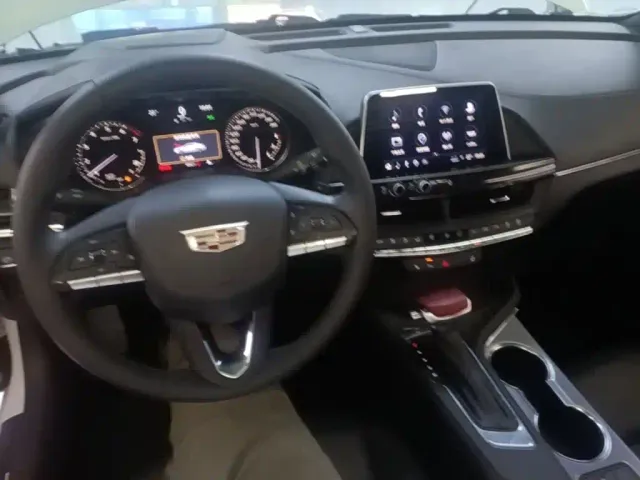Cadillac CT4 — Фото автомобиля 9
