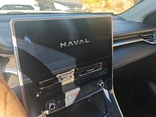 Haval M6 — Фото автомобиля 13