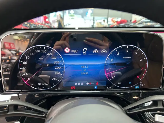 Mercedes-Benz E-Class — Фото автомобиля 6
