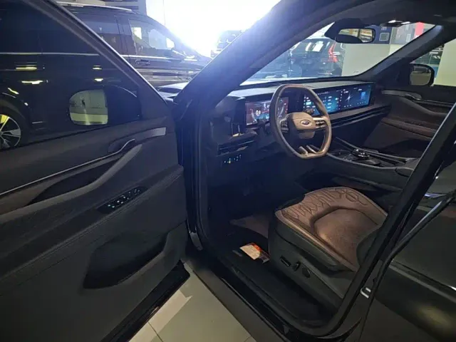 Ford Edge — Фото автомобиля 15