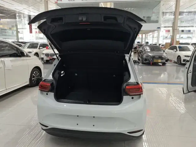 Volkswagen ID.3 — Фото автомобиля 18