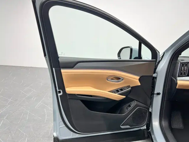 BYD Song L DM-i — Фото автомобиля 13