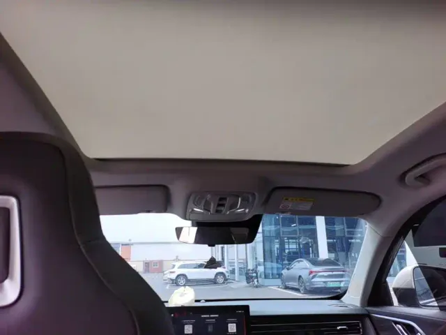 Roewe RX5 — Фото автомобиля 17