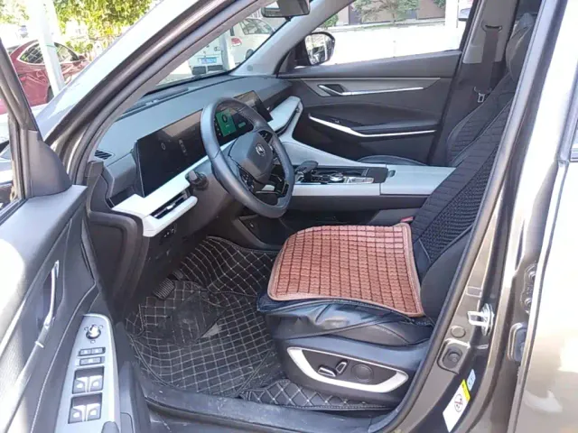 Changan CS75 Plus — Фото автомобиля 14