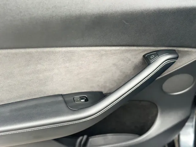 Tesla Model Y — Фото автомобиля 10