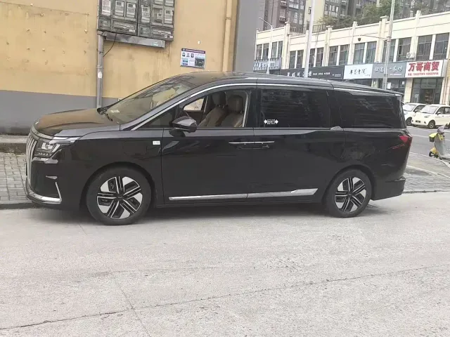 JAC Refine RF8 PHEV — Фото автомобиля 2