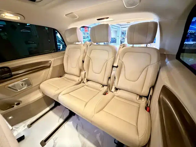 Mercedes-Benz V-Class — Фото автомобиля 18