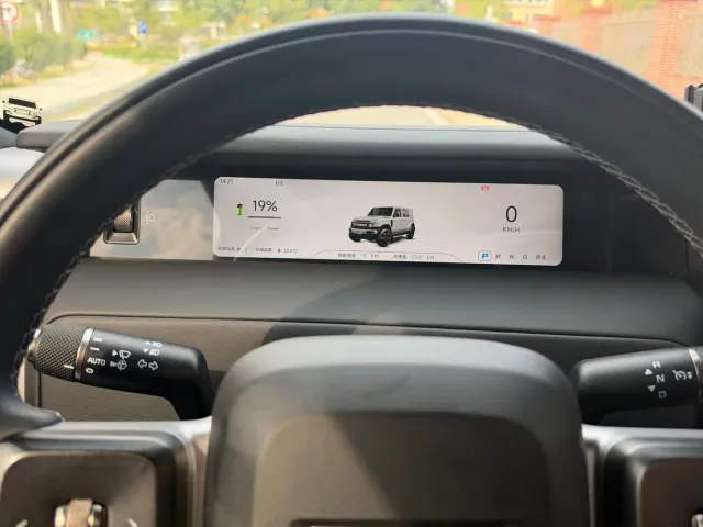 iCAR V23 — Фото автомобиля 9