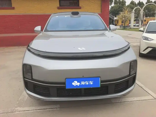 Li Auto L9 — Фото автомобиля 2
