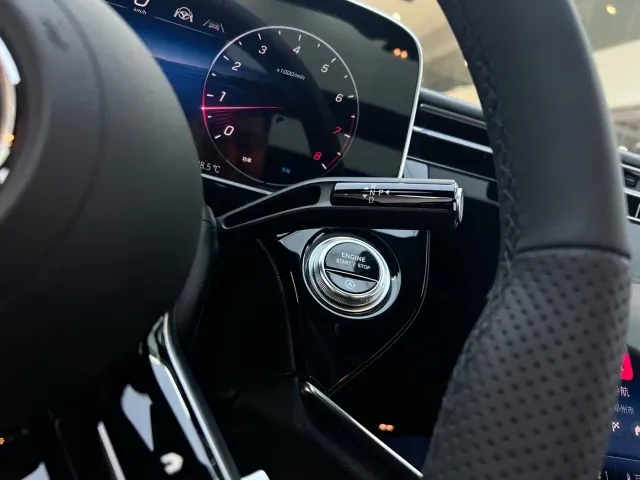 Mercedes-Benz E-Class — Фото автомобиля 15