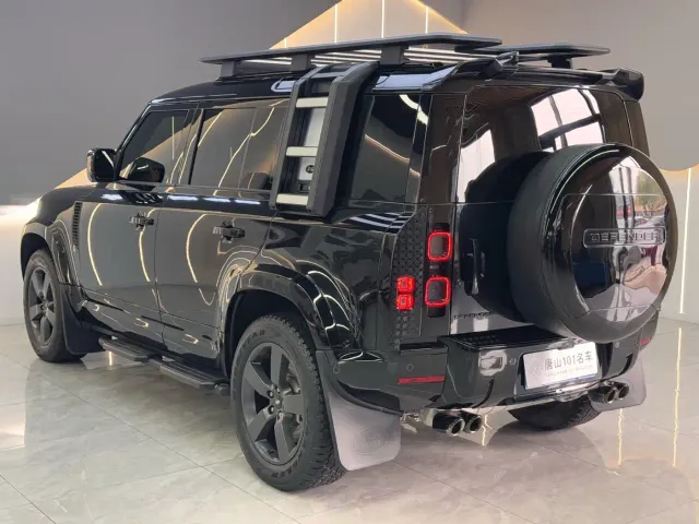 Land Rover Defender — Фото автомобиля 17