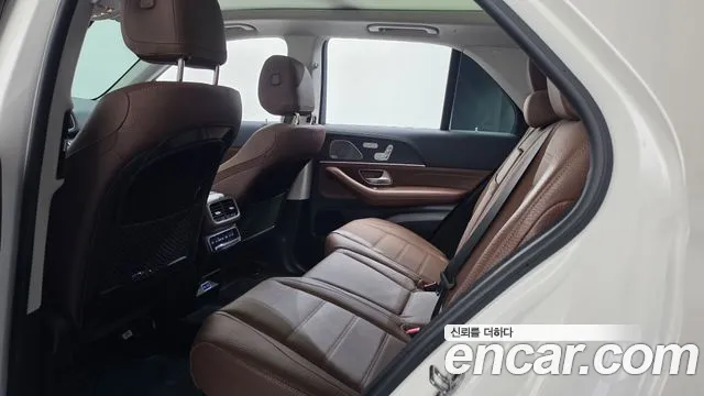 Mercedes-Benz GLE-Class — Фото автомобиля 29