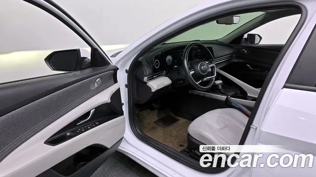 Hyundai AVANTE Avante (CN7) — Фото автомобиля 10
