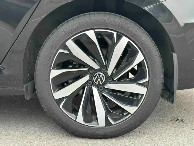 Volkswagen Passat — Фото автомобиля 15