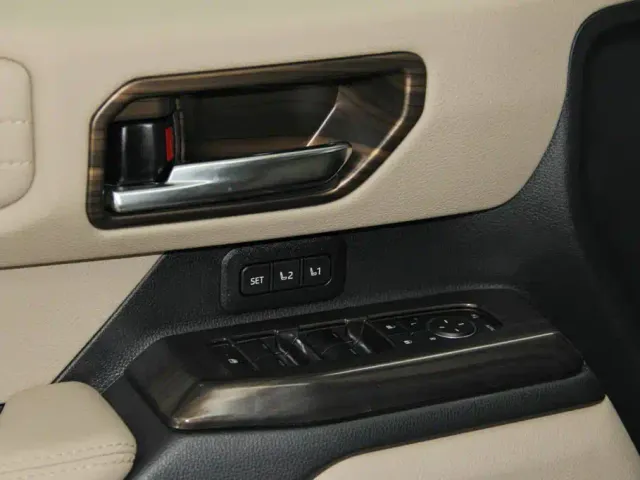 Toyota Prado — Фото автомобиля 24