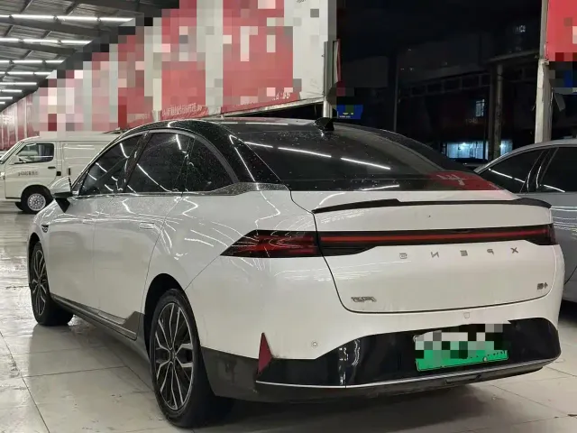 Xpeng P5 — Фото автомобиля 9