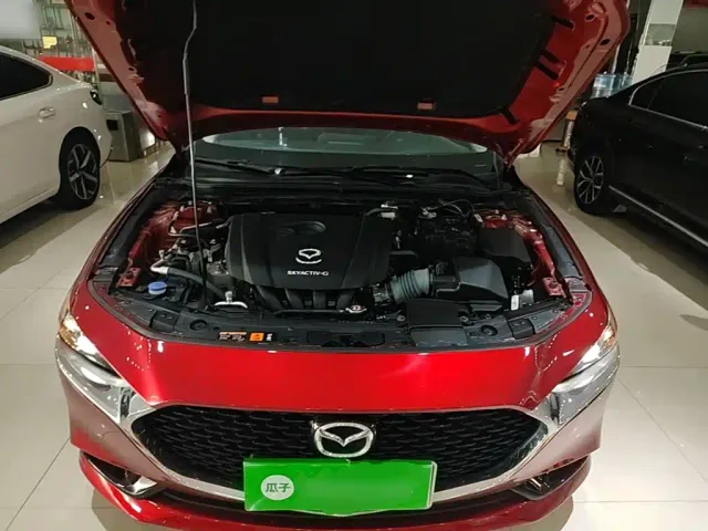 Mazda Axela — Фото автомобиля 19
