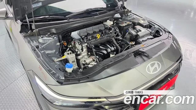 Hyundai AVANTE — Фото автомобиля 3