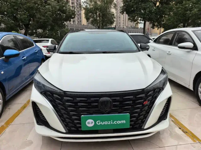 Changan Eado — Фото автомобиля 2