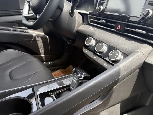 Hyundai Elantra — Фото автомобиля 6