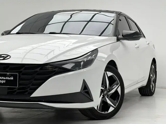 Hyundai Elantra — Фото автомобиля 4