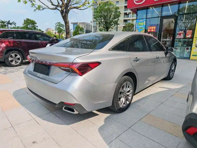 Toyota Avalon — Фото автомобиля 8