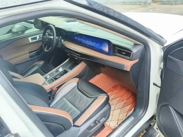 Ford Explorer — Фото автомобиля 13