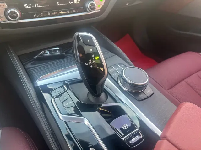 BMW 5 Series — Фото автомобиля 5