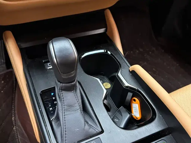 Lexus ES — Фото автомобиля 15