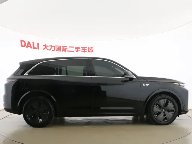 Li Auto L7 — Фото автомобиля 15