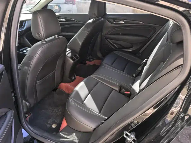 Buick Regal — Фото автомобиля 11
